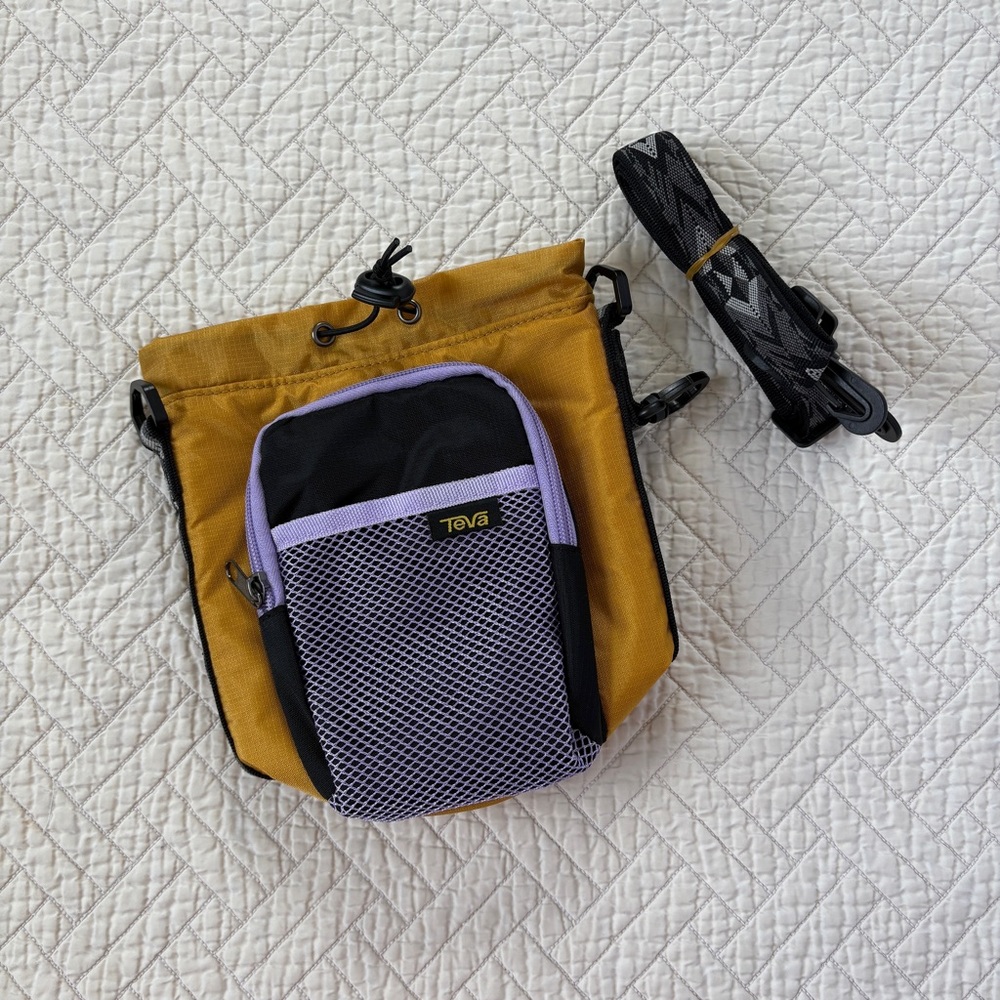 NWOT TEVA Water Bottle Sling